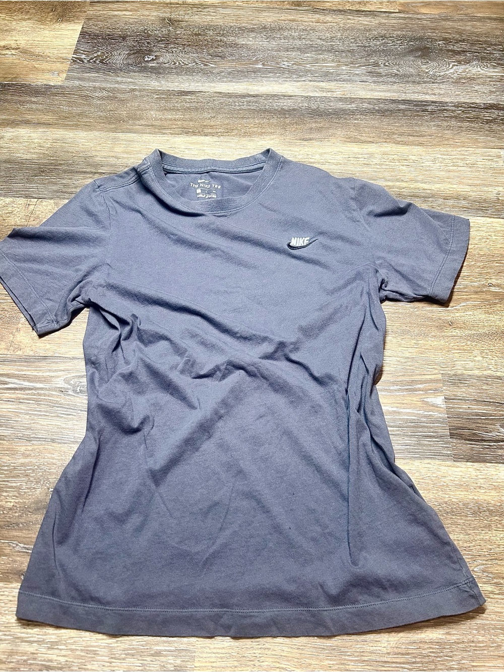 Nike Embroidered Swoosh Gray Tee 🩶
